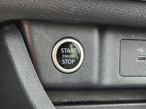 Used 2023 Nissan Rogue SV image 17