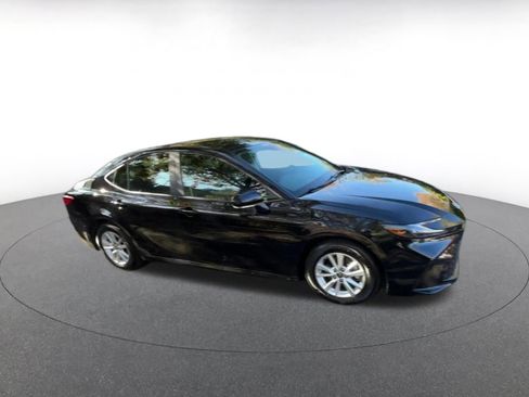 Used 2025 Toyota Camry LE image 2