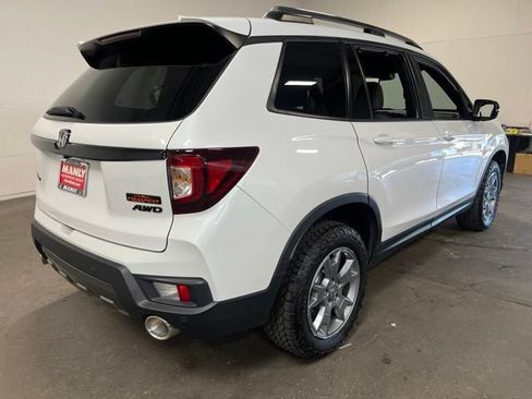 Used 2025 Honda Passport TrailSport image 3