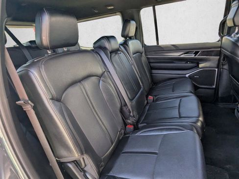 Used 2024 Jeep Wagoneer Series II w/ Flexible Seating Group AWD/4WD image 22