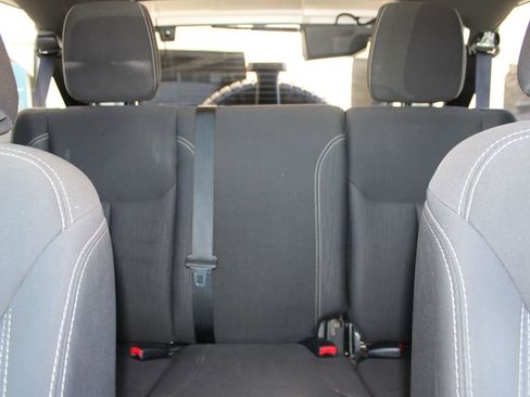 Used 2018 Jeep Wrangler Unlimited Sahara w/ Connectivity Group image 17