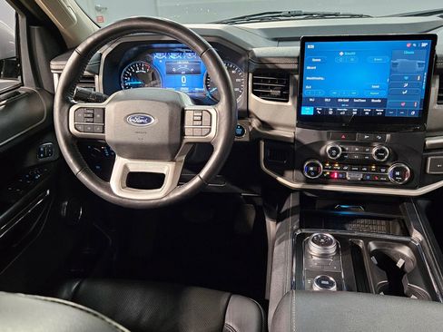 Used 2023 Ford Expedition Max XLT image 9