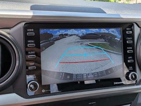 Used 2022 Toyota Tacoma SR5 RWD image 30