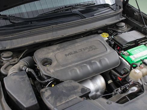 Used 2020 Jeep Cherokee Latitude Plus FWD image 41
