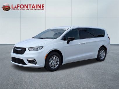 New 2026 Chrysler Pacifica Select