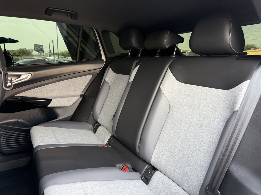 Used 2025 Volkswagen ID.4 Pro RWD image 34