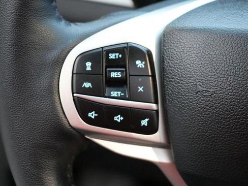 Used 2024 Ford Explorer XLT w/ Equipment Group 202A AWD/4WD image 29