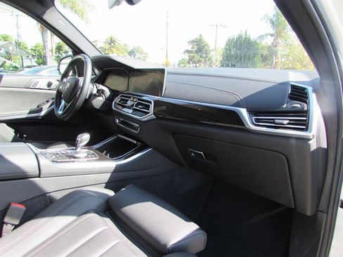 Used 2019 BMW X5 xDrive40i w/ Premium Package 2 AWD/4WD image 29