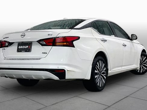Used 2023 Nissan Altima 2.5 SV AWD/4WD image 13