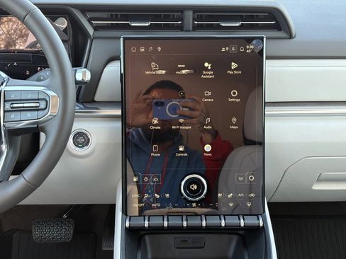 New 2026 GMC Terrain Denali w/ LPO, Floor Liner Package image 17