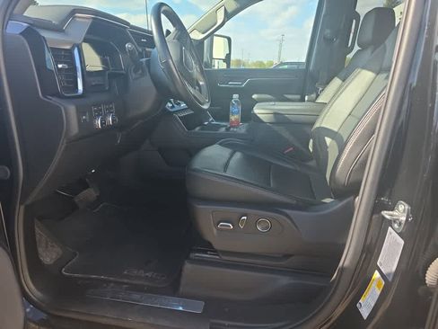 Used 2024 GMC Sierra 2500 Denali w/ Denali Reserve Package AWD/4WD image 5