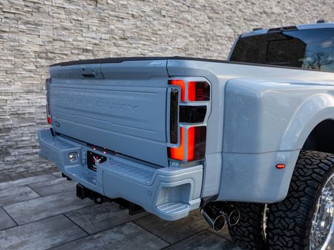 Used 2025 Ford F450 Platinum image 29