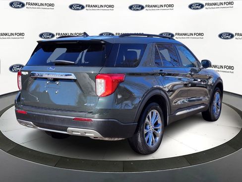 Used 2022 Ford Explorer XLT w/ Equipment Group 202A image 5