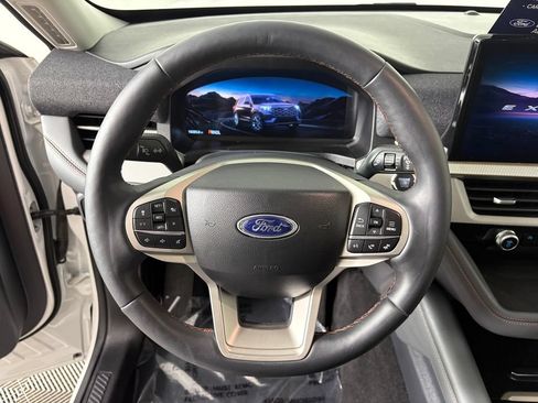 Certified 2025 Ford Explorer Active w/ Active Comfort Package AWD/4WD image 16