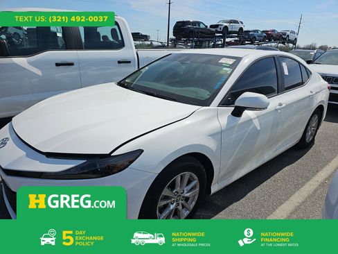 Used 2025 Toyota Camry LE image 1