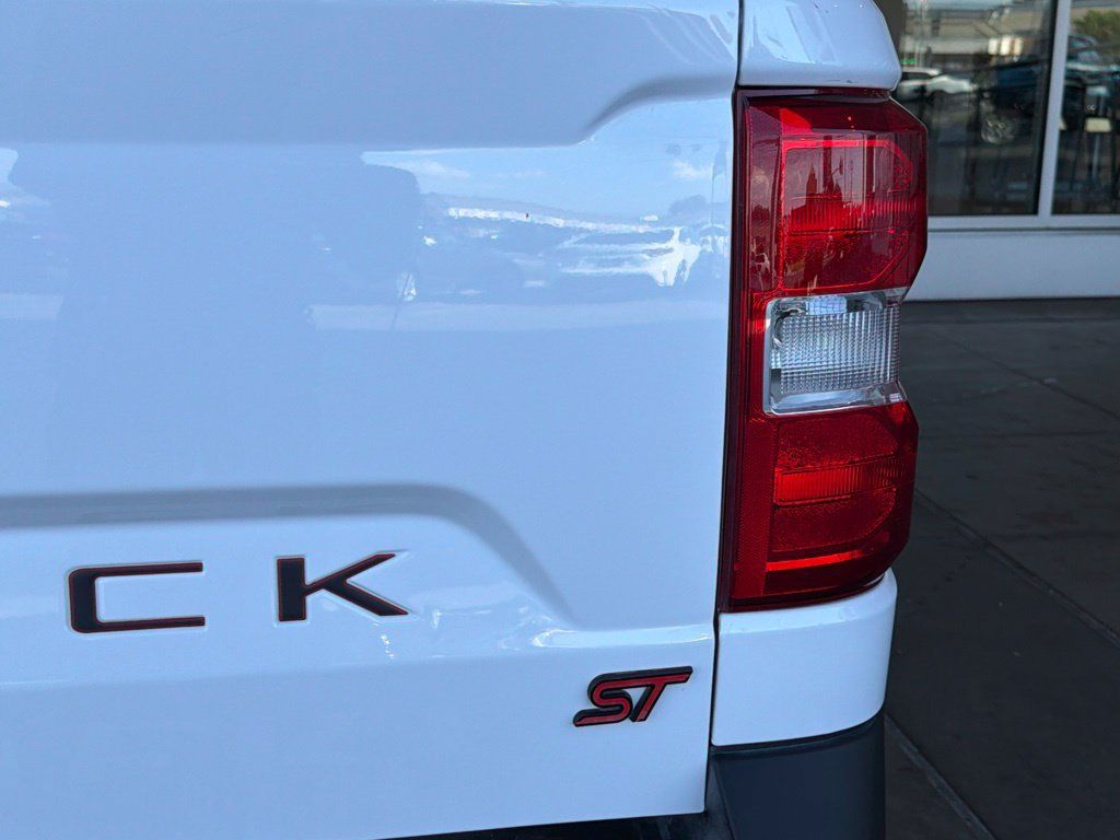 Used 2024 Ford Maverick XLT FWD image 13