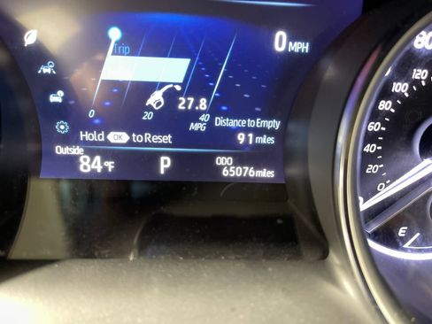 Certified 2018 Toyota Camry XLE FWD image 19