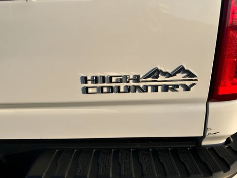 Used 2024 Chevrolet Silverado 2500 High Country AWD/4WD image 27