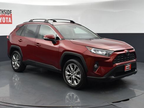 Used 2021 Toyota RAV4 XLE Premium AWD/4WD image 6