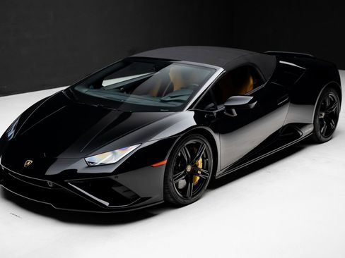 Used 2023 Lamborghini Huracan EVO image 5