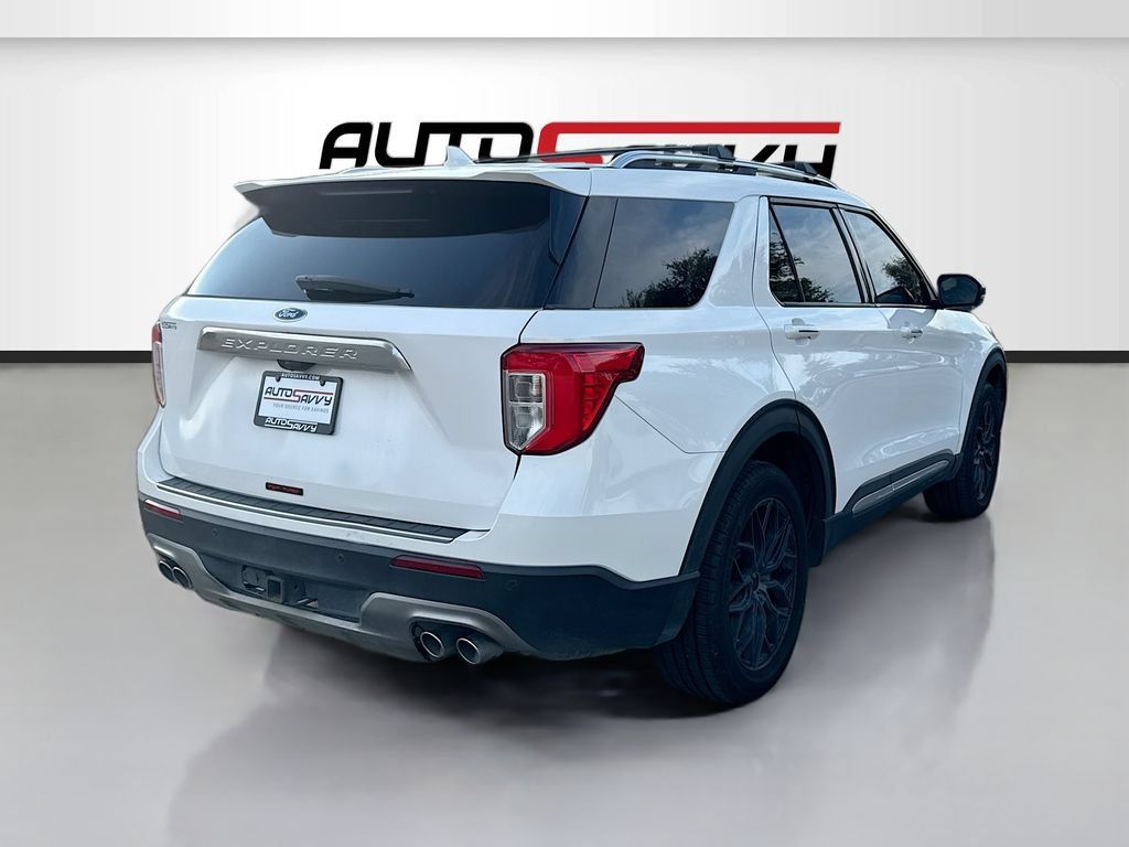 Used 2022 Ford Explorer Platinum w/ Equipment Group 601A AWD/4WD image 7