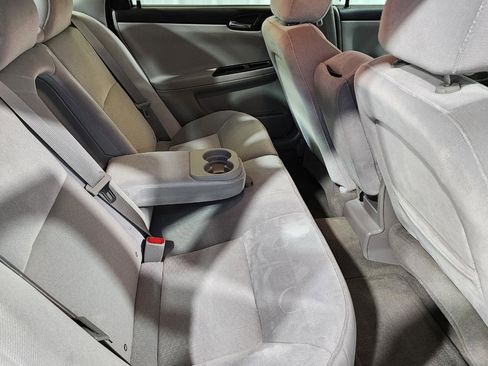 Used 2010 Chevrolet Impala LT FWD image 21