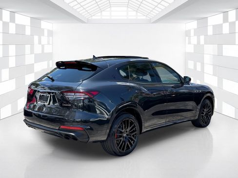 Used 2023 Maserati Levante Modena AWD/4WD image 7