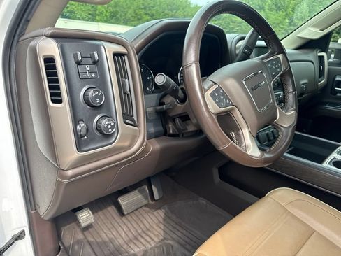 Used 2019 GMC Sierra 2500 Denali w/ Duramax Plus Package AWD/4WD image 35