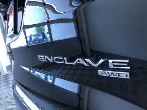 Used 2018 Buick Enclave Essence AWD/4WD image 16