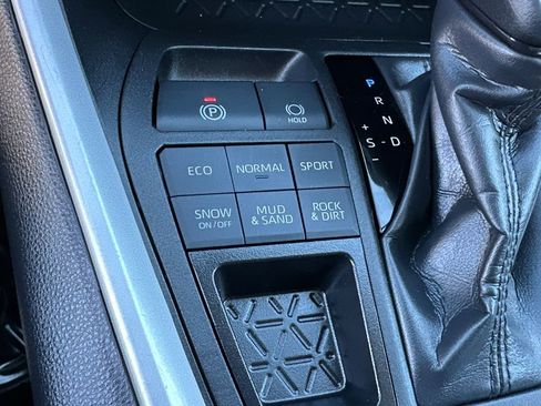 Certified 2025 Toyota RAV4 LE image 29