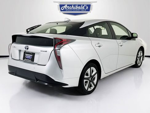 Used 2017 Toyota Prius Three Touring image 8