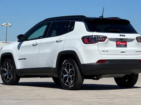 Used 2025 Jeep Compass Limited image 7