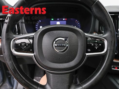 Used 2023 Volvo XC60 B5 Plus AWD/4WD image 10