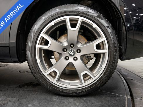 Used 2022 Maserati Levante GT AWD/4WD image 28