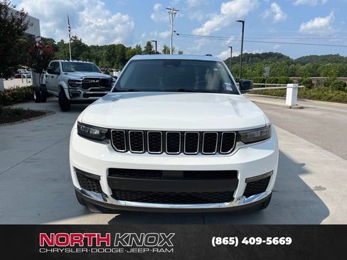 Used 2022 Jeep Grand Cherokee L Limited AWD/4WD image 32