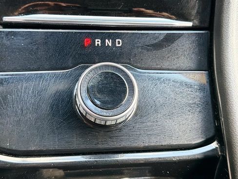 Used 2023 Jeep Grand Cherokee Laredo RWD image 28
