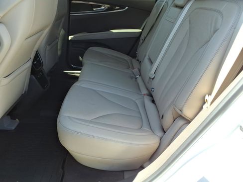 Used 2023 Lincoln Nautilus Reserve image 11