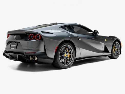 Used 2019 Ferrari 812 Superfast RWD image 2