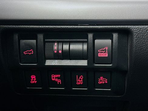 Used 2018 Subaru Outback 2.5i Limited image 16