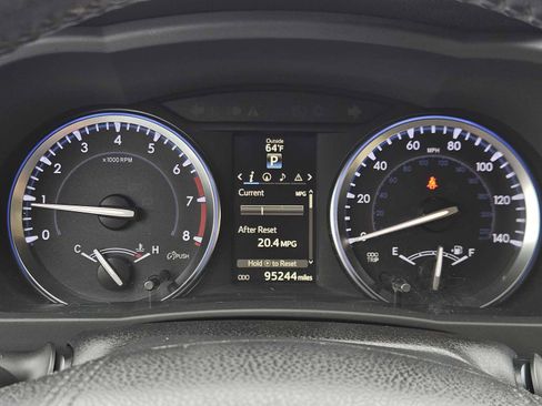 Used 2015 Toyota Highlander XLE image 16