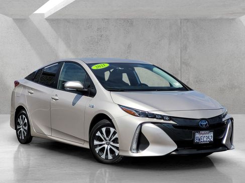Used 2021 Toyota Prius Prime XLE image 1