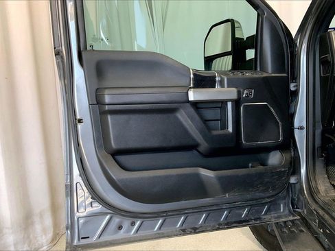 Used 2021 Ford F250 Platinum w/ Tremor Off-Road Package image 21