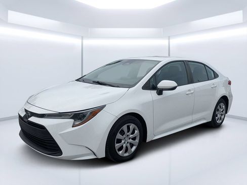 Used 2023 Toyota Corolla LE FWD image 7
