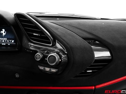 Used 2019 Ferrari 488 Pista Coupe RWD image 40