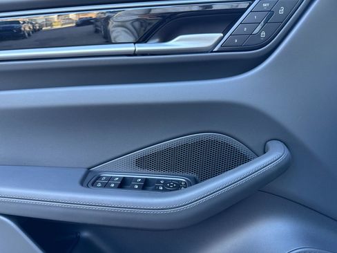 New 2026 Porsche Macan 4 Electric image 12
