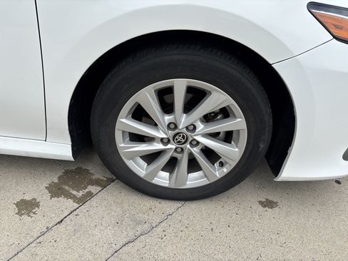 Used 2024 Toyota Camry LE w/ Convenience Package FWD image 28