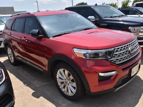 Used 2021 Ford Explorer Limited w/ Equipment Group 301A RWD image 4