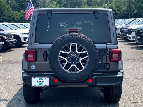 Certified 2025 Jeep Wrangler Unlimited Sahara w/ Safety Group AWD/4WD image 4