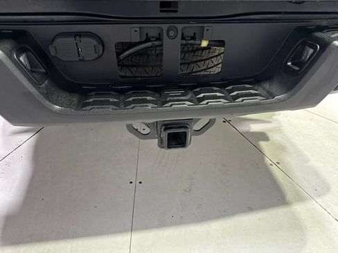 Used 2019 Toyota Tacoma SR AWD/4WD image 26
