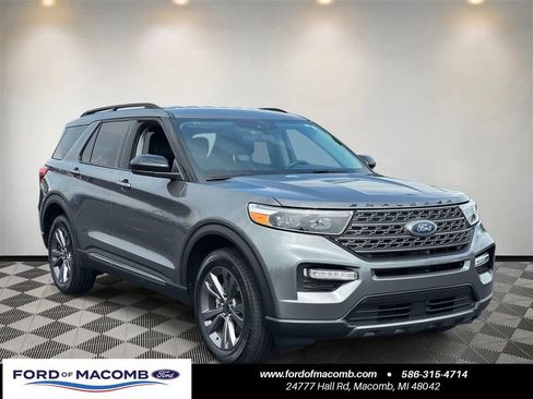 Certified 2024 Ford Explorer XLT w/ Equipment Group 202A AWD/4WD image 1